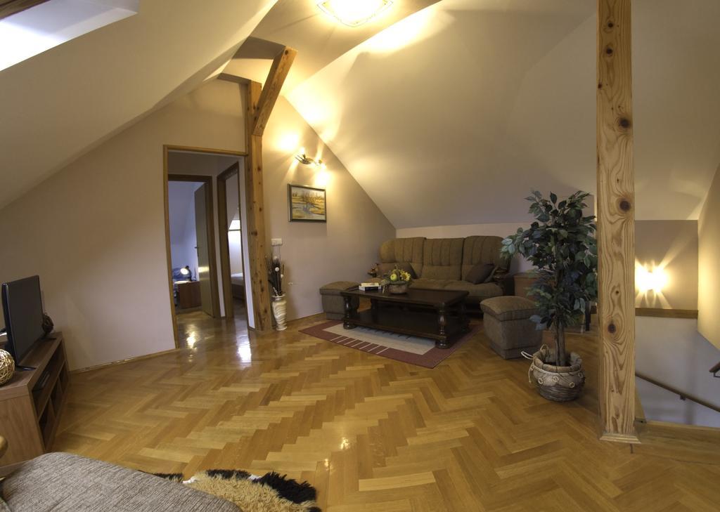 Apartment Oreskovic Оточац Экстерьер фото