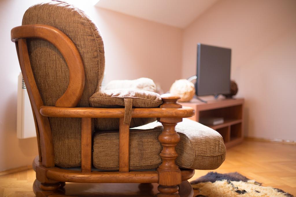 Apartment Oreskovic Оточац Экстерьер фото